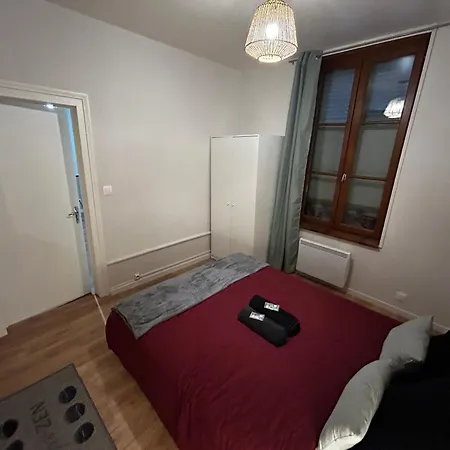 Apartment La Preize Station - Theatre De Champagne - Wifi Troyes